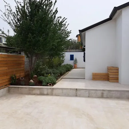 Casa Bianca 6 *